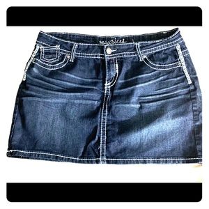 Super cute denim skirt!